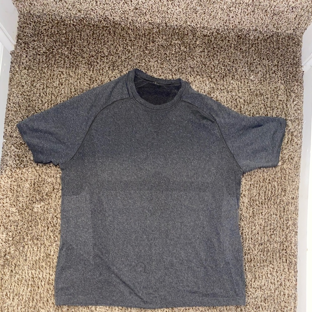 Men’s LULULEMON SHIRT